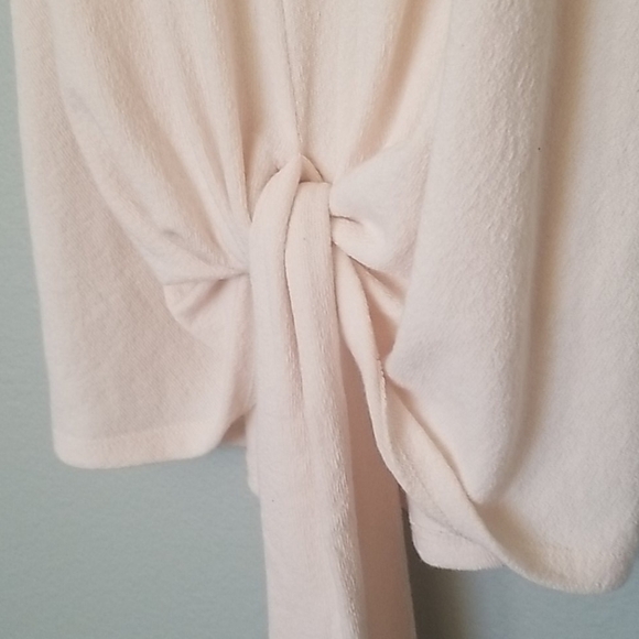 Blu Pepper Clean Girl Cozy Soft Cream Tie Front Tank Small - Picture 2 of 5